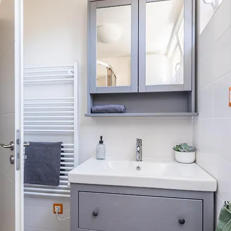 아파트 Balatonic Orange